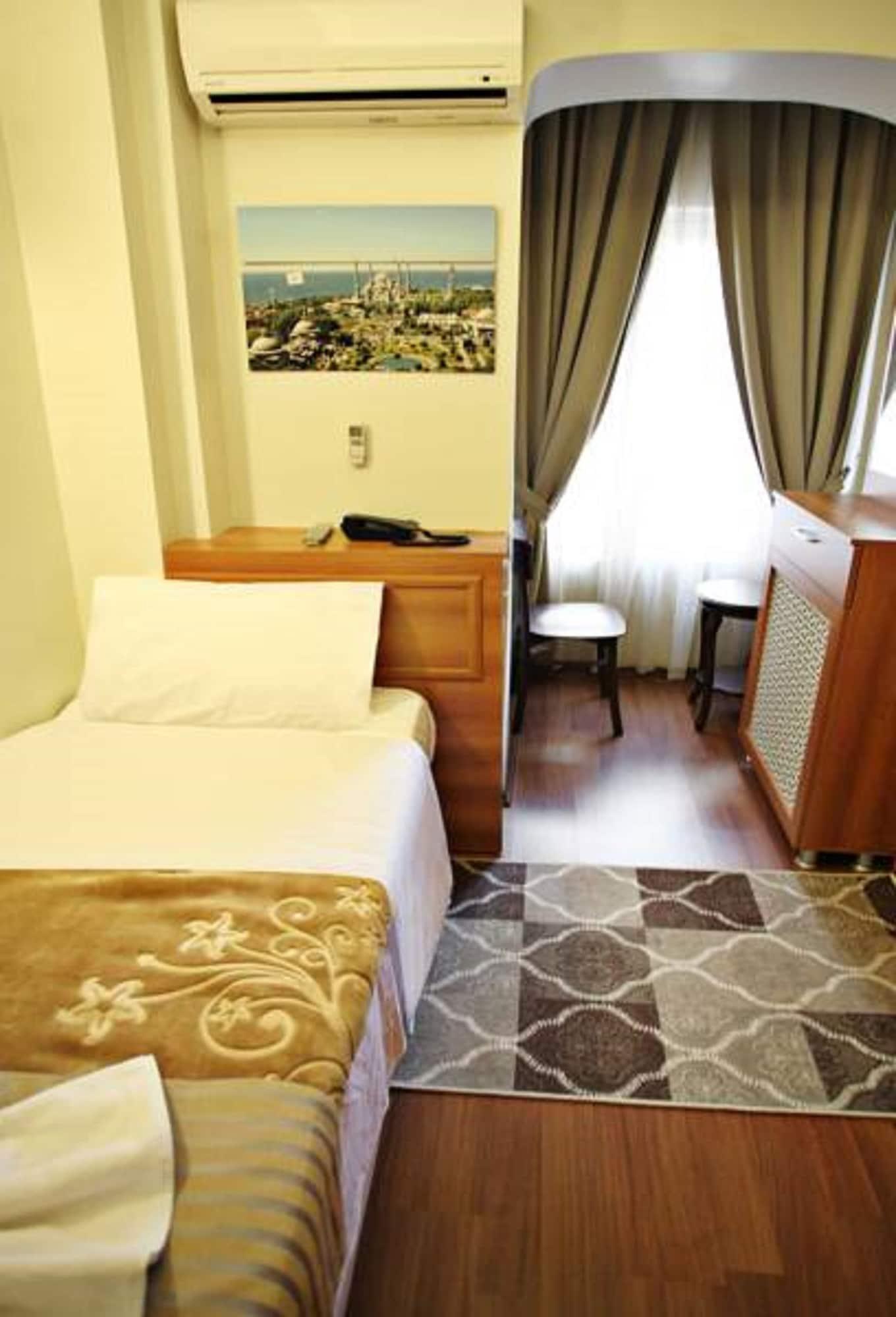 Hotel Taksim Palace Istanboel